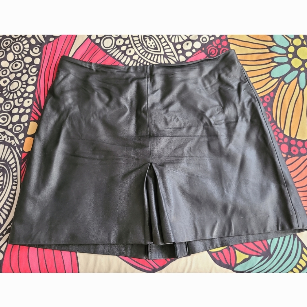 Be black pleated leather mini skirt size 12 a line